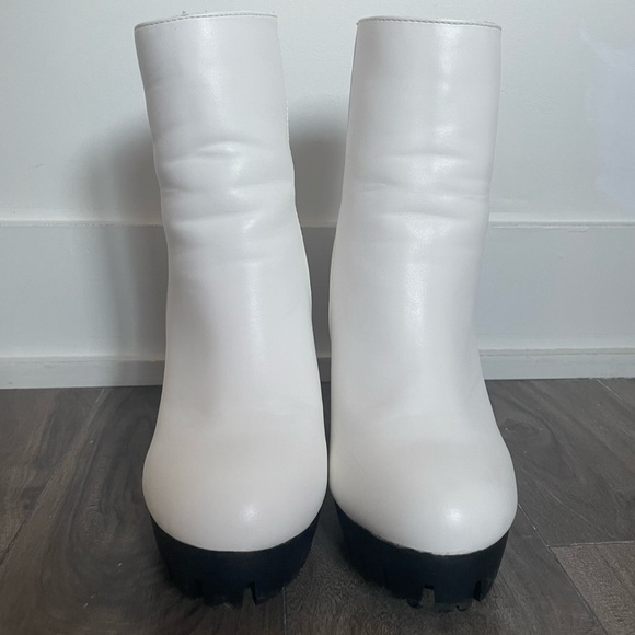 White platform boots - Picture 4 of 8